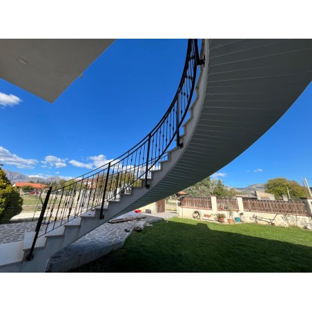 Moduli ringhiera rettilinei e curvi per scale e terrazzi